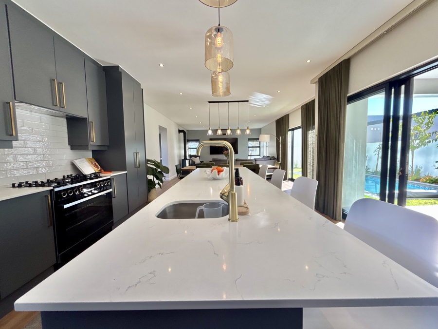 4 Bedroom Property for Sale in Sandown Western Cape